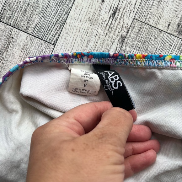 ABS Allen Schwartz bright colorful pattern twist bandeau style bikini size 6 - Picture 9 of 13